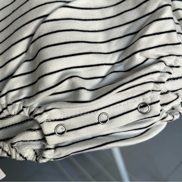 ⚡️BOGO 50% Off⚡️ Baby striped hoodie romper - Picture 3 of 4